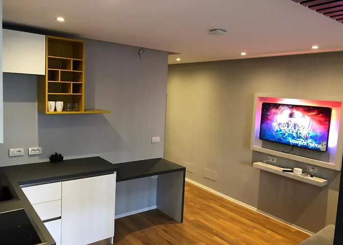 The Four Elements טיראנה